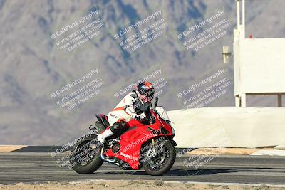 media/Dec-01-2025-Moto Forza (Mon) [[2daa91e15f]]/3-Beginner Group/Session 4 Turn 9/